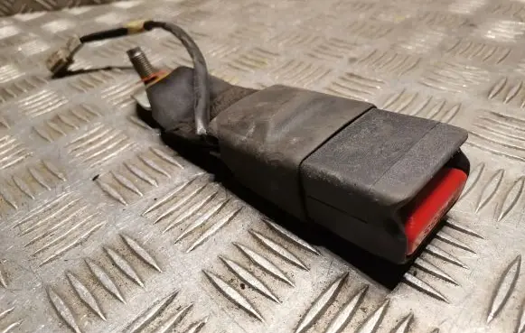 Nissan Pulsar Rear seatbelt buckle 6284224