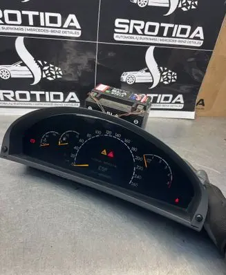 Mercedes-Benz S W220 Speedometer (instrument cluster) A2205408147