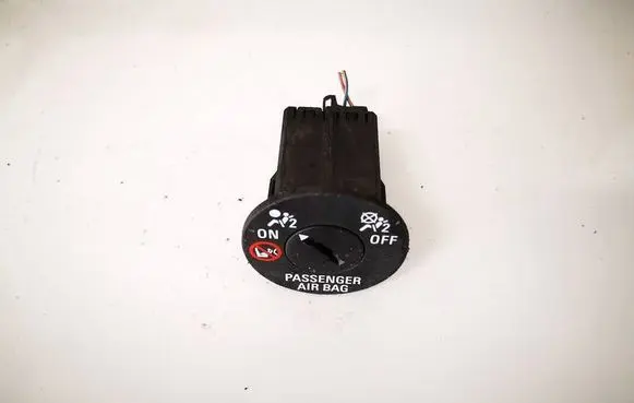 Opel Corsa E Passenger airbag on/off switch 13524006