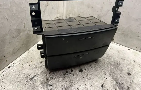 KIA Sorento Glove box 845703E000