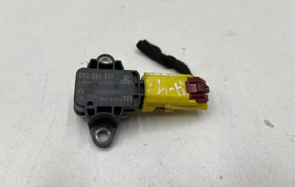 Audi A4 S4 B6 8E 8H Airbag deployment crash/impact sensor 8P0955557 110108