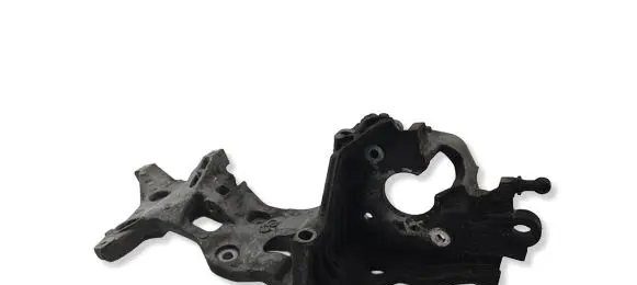 Volkswagen Golf VII Generator/alternator bracket 04L903143B