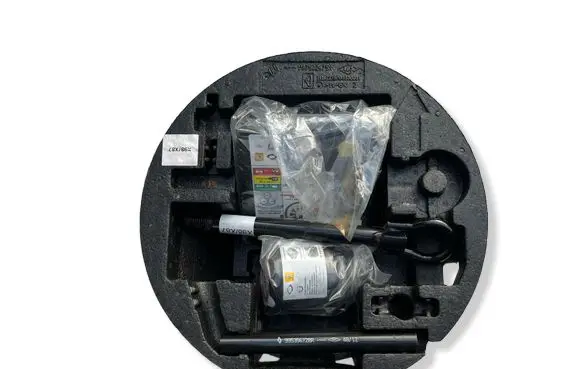 Renault Clio IV Tire air pump compressor 995656935R