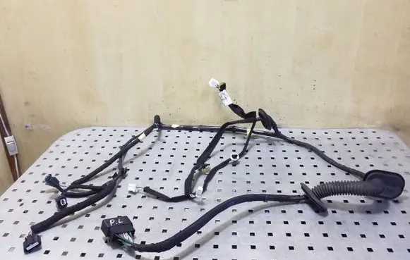 Renault Trafic III (X82) Front door wiring loom 241242125R 93457979