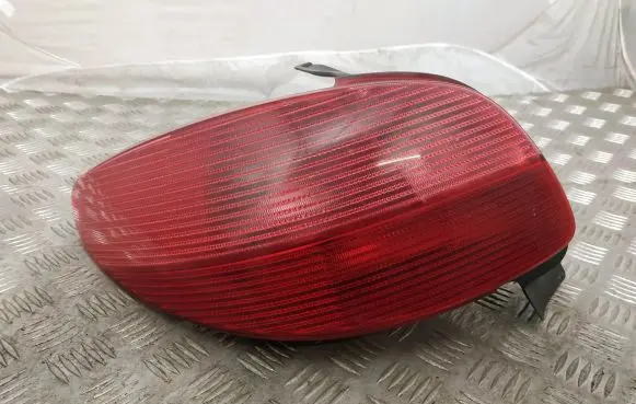 Peugeot 206 Rear/tail lights 2531G