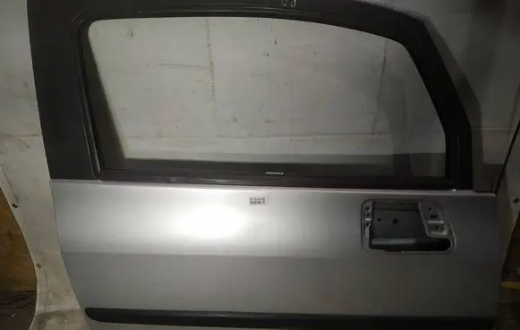 Peugeot 1007 Front door pilkos