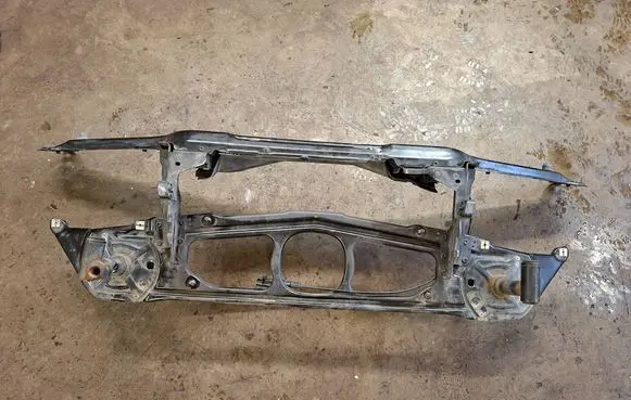 BMW 3 E46 Radiator support slam panel 5171 8211467