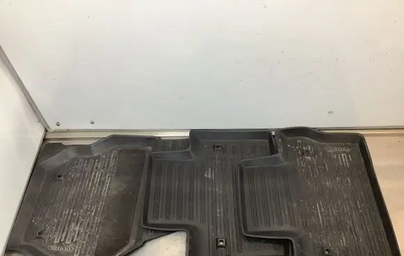 Volvo V70 Car floor mat set 30734679 N81EB