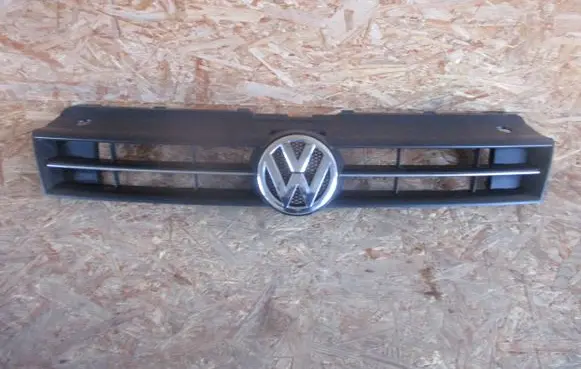 Volkswagen Polo V 6R Front bumper upper radiator grill 6R0853651C