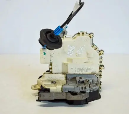 Audi A4 S4 B8 8K Coupe door lock (next to the handle) 8J283715C