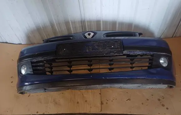 Renault Clio III Front bumper 8200682290