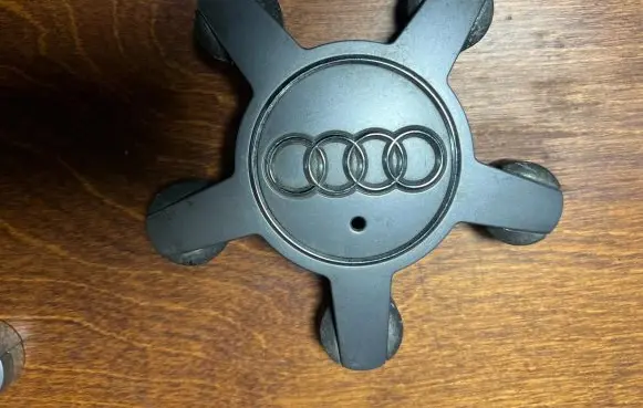 Audi A3 S3 8P Original wheel cap 4f0601165n