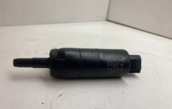 BMW 5 F10 F11 Headlight washer pump 721779202