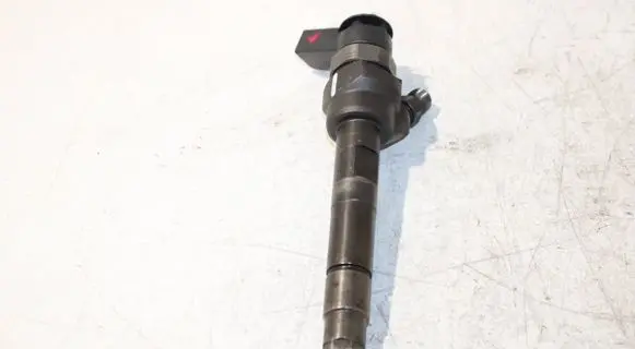 BMW 3 E90 E91 Fuel injector 0445110289 7798446