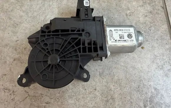 Volkswagen Amarok Rear door window regulator motor 6R0959812D