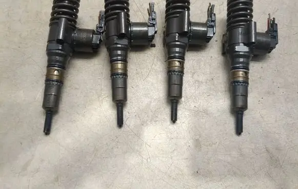 Audi A3 S3 A3 Sportback 8P Fuel injectors set 0414720404