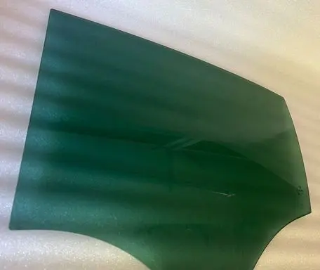 Volkswagen PASSAT B7 Rear door window glass 43R007954 A011404