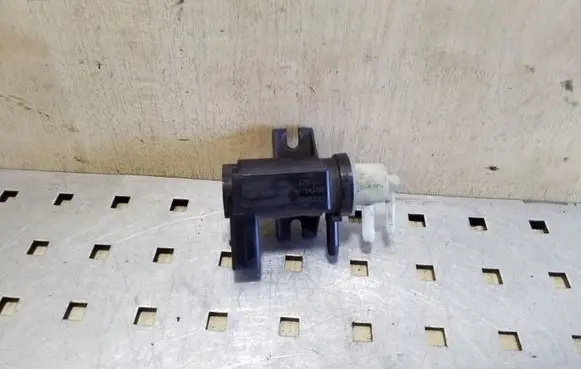Volkswagen Polo IV 9N3 Turbo solenoid valve 1K0906627A