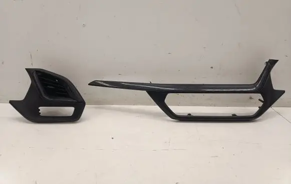 BMW 1 F40 Panel trim 6823310 6823190