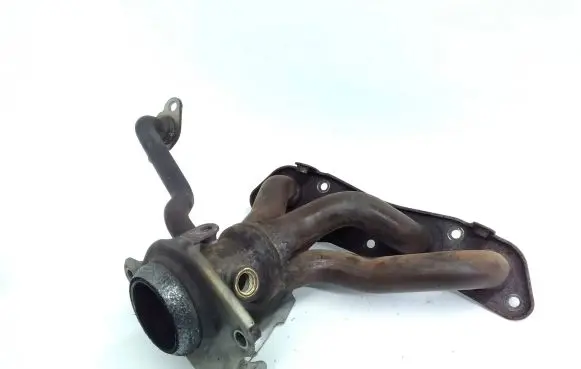 Lexus CT 200H Exhaust manifold