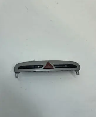 Peugeot 308 Hazard light switch 9659793577