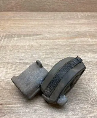 Audi A4 S4 B9 Muffler mount bracket/holder 4M0253147C