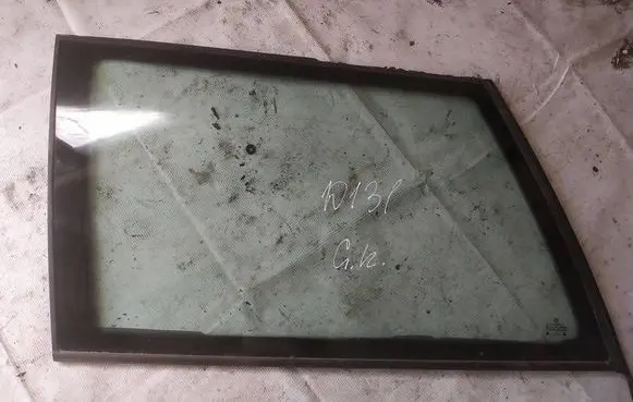 Volkswagen Golf IV Rear side window AS2