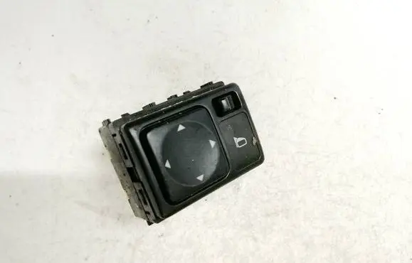 Nissan Note (E11) Wing mirror switch