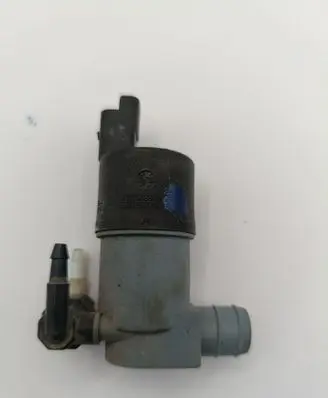 Nissan Qashqai Windscreen/windshield washer pump 9641553680