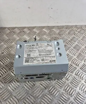 Volvo S60 Radio/CD/DVD/GPS head unit 32247695