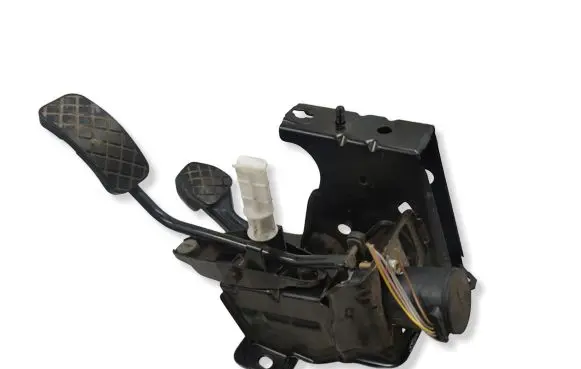 Volkswagen Golf IV Pedal assembly 