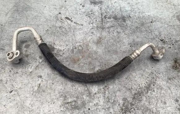 Chrysler Town & Country V Air conditioning (A/C) pipe/hose 85114