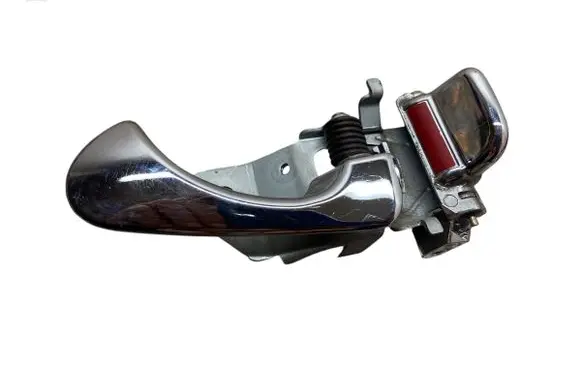 Mitsubishi L200 Front door interior handle 