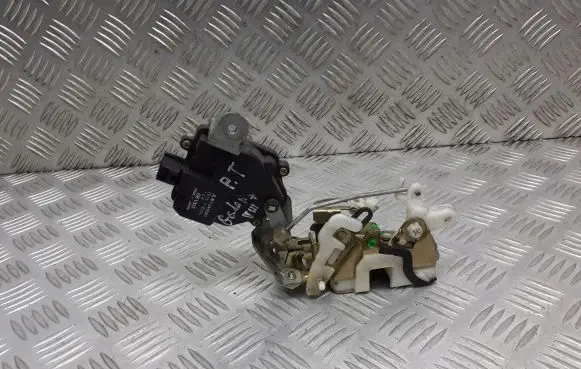 Mitsubishi Galant Rear door lock 101528-0120