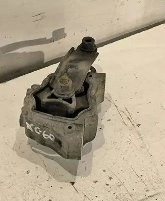 Volvo XC60 Engine mount bracket 30671245