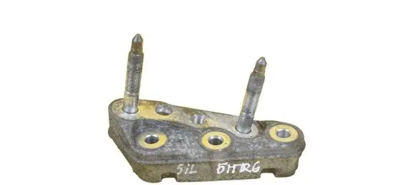 Toyota Avensis T270 Engine mounting bracket N47C16A