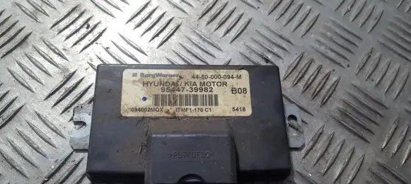 Hyundai Tucson JM Transfer box differential control unit 9544739982 95447-39982