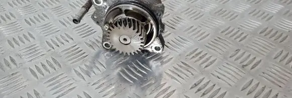 Isuzu D-Max Vacuum pump