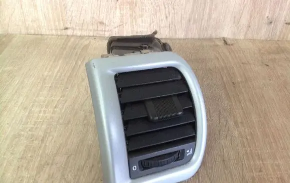 Skoda Fabia Mk2 (5J) Dashboard side air vent grill/cover trim 5J0819701