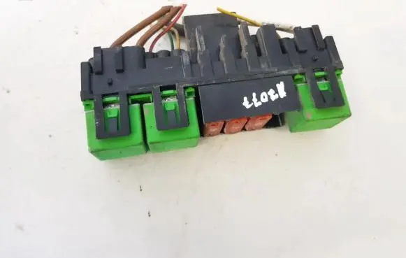 Peugeot 406 Fuse box set 12v35a03531