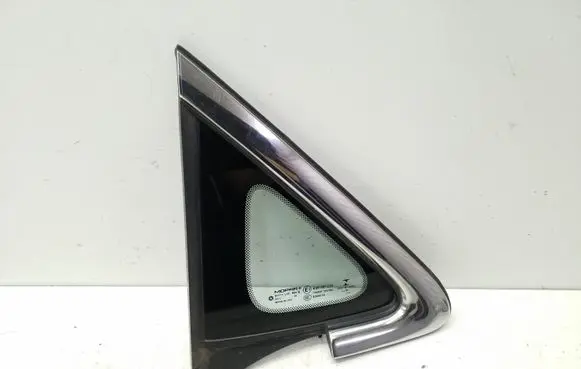 Chrysler Pacifica Front triangle window/glass 68227746AE 43R001229