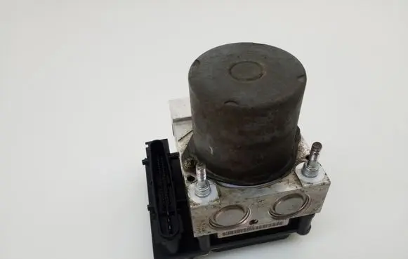 Toyota Avensis T270 ABS Pump 4405005131