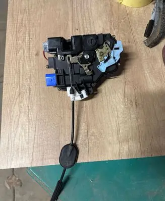 Volkswagen Golf Plus Rear door lock 7L0839015 PA6630FV