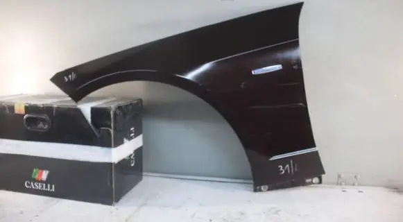 Mercedes-Benz E W212 Fender mounting bracket