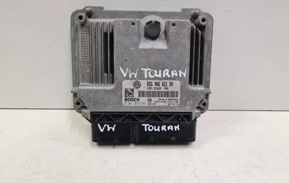Volkswagen Touran I Engine control unit/module 03G906021DM 0281012737