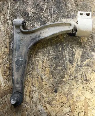 Opel Vectra C Front lower control arm/wishbone 024413015