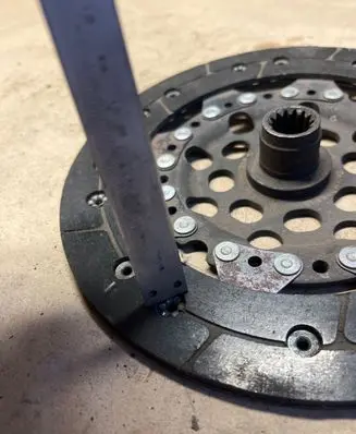 Opel Corsa D Pressure plate 323035210