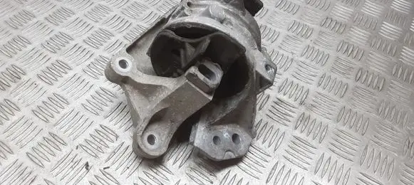 Citroen C5 Engine mount bracket 320A15