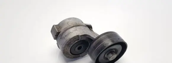 KIA Sorento Generator/alternator belt tensioner