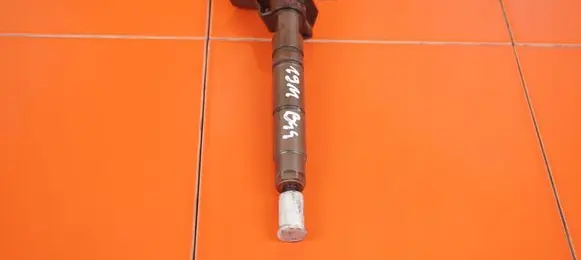 Mercedes-Benz C AMG W204 Fuel injector 0445115064 19MB44